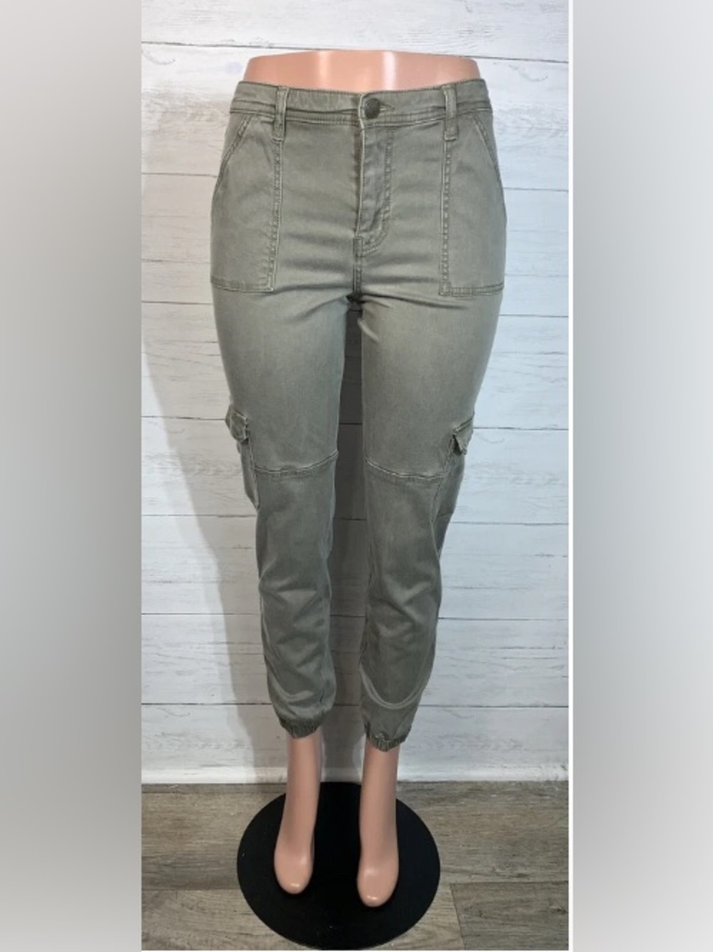 Wonderly sage green cargo jogger pants size 27 womens